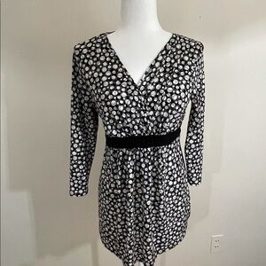 Oh Baby by Motherhood sz med top silk feel blk/wht